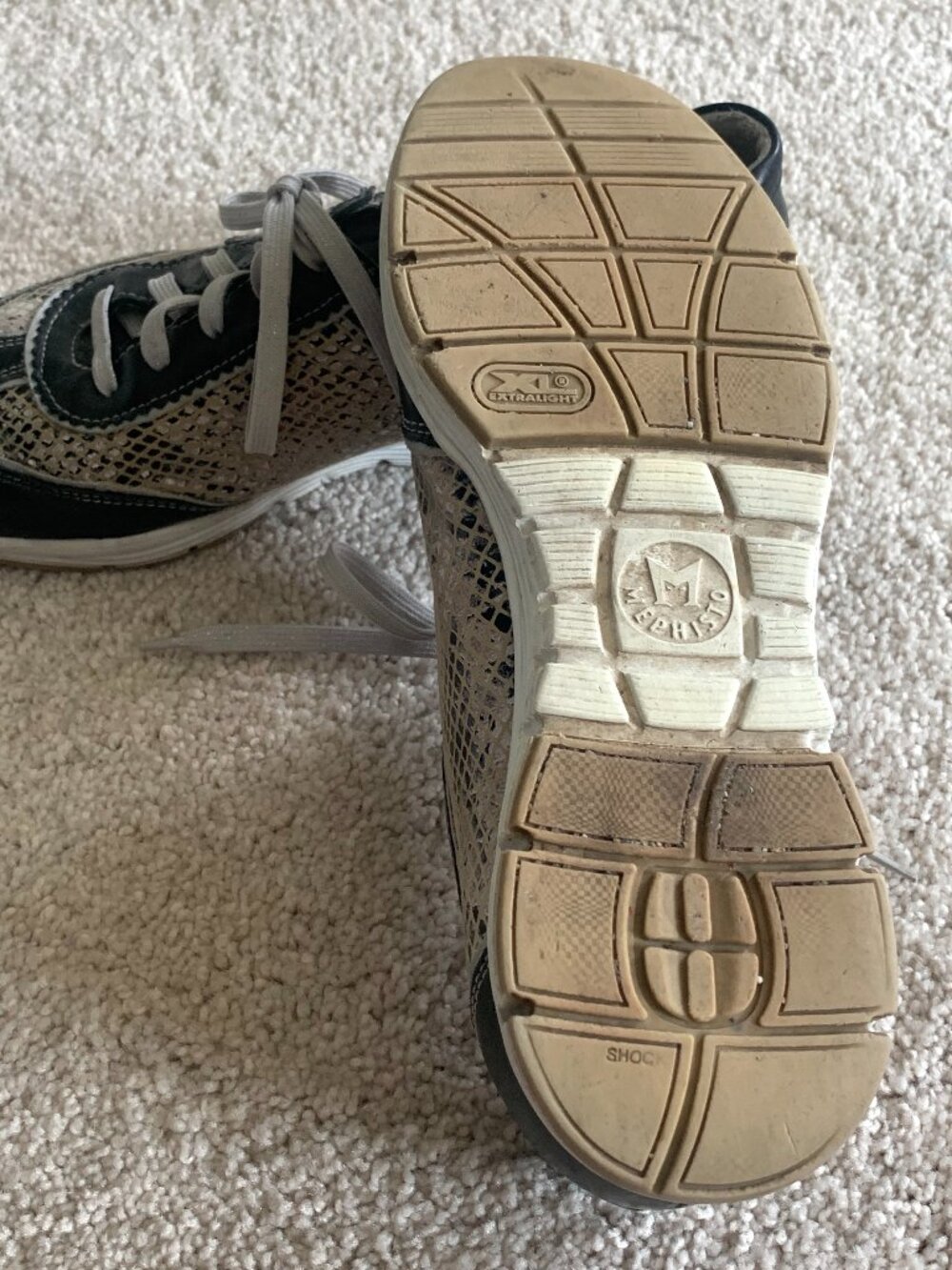 Mephisto Snake Pattern Air-Jet Sneakers, Genuine Leather, Size 6 - Picture 5 of 7